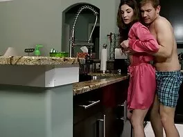 Video Big Butt White Chick Ride The phim hen tai ko che Bus (Layna Landry)