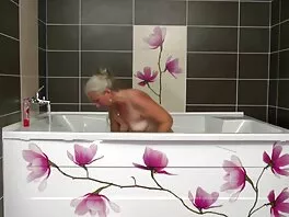 Ash phim sex hay tai ve may Hollywood & Bill Bailey trong Neighbor Affair