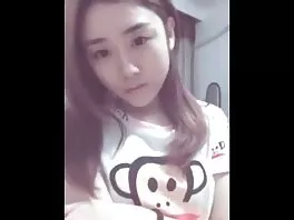 Video được tai phim sex không che theo dõi một chút (Martina)