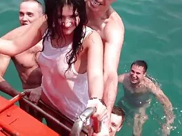 Jessica Jaymes trong video quyến rũ bởi một con báo tai phim sex ve dtdd sư tử (Chad White)